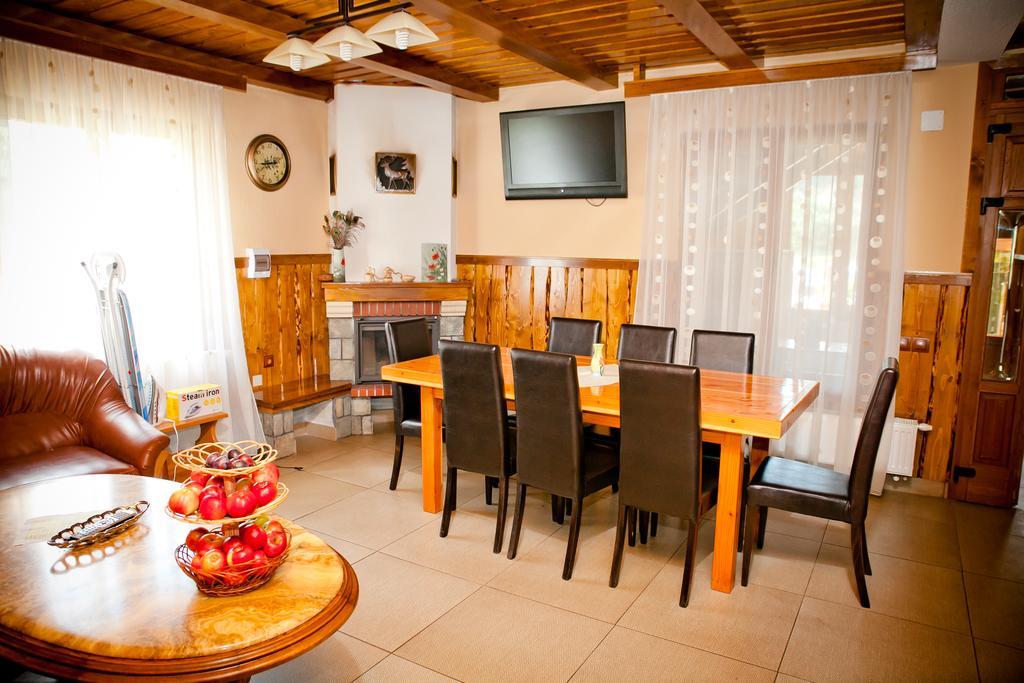 Conacul de sub munte Villa Novaci Străini Exterior foto