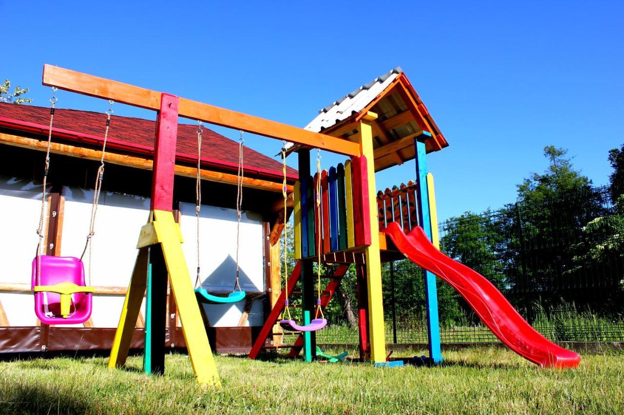 Conacul de sub munte Villa Novaci Străini Exterior foto